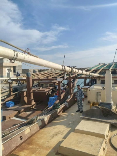 توقیف دو فروند لنج عمانی و یک قایق ترال غیرمجاز در آب‌های جاسک