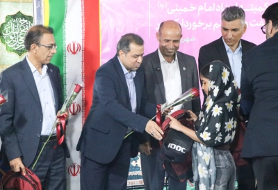 آغاز رزمایش توزیع 49 هزار بسته تحصیلی در هرمزگان / تامین 2 هزار بسته تحصیلی برای دانش آموزان مناطق محروم استان توسط شرکت نفت فلات قاره قشم